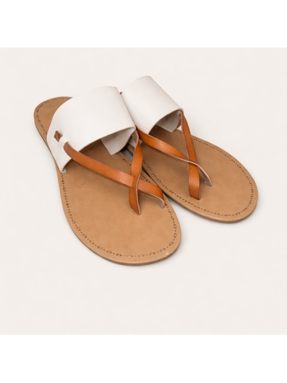 GAP Knot-Front Thong Sandals Tan & White | Women’s Size 7